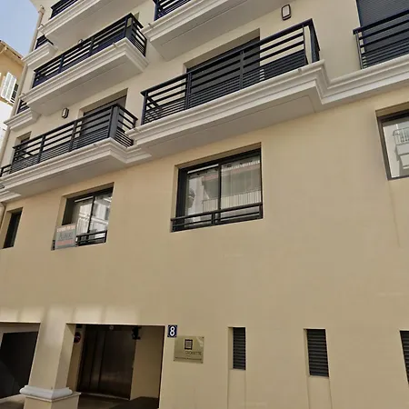 Maxime By Terry's Homes Apartament