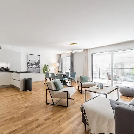 公寓 Maxime By Terry's Homes *