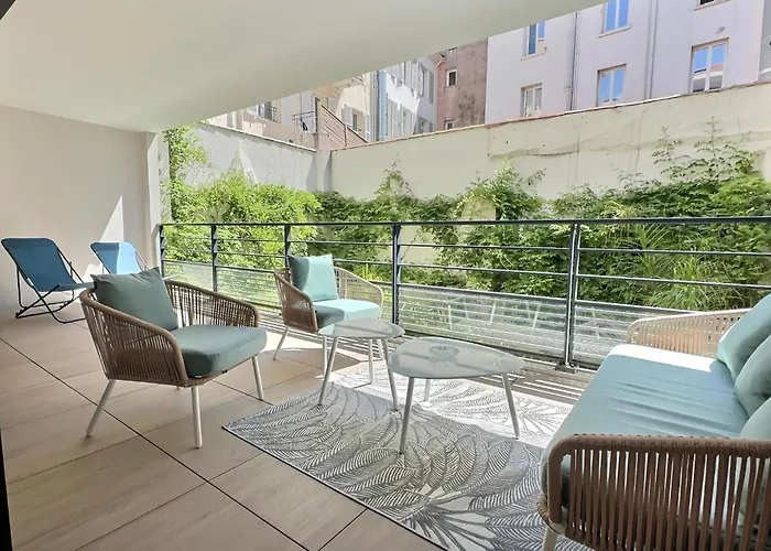 Maxime By Terry's Homes * Cannes
